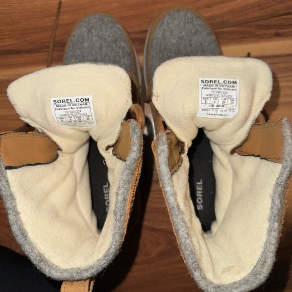 Sorel Joan Explorer Boot Size 8 - Picture 6 of 6